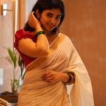 Pragya Nagra Instagram - Yamuna🌺 PC @letstalkmalayalam Location @holidayinn_cochin #keralagirls #malayaligirl #malayalamcinema #malayalammovie #onamsaree #telugugirls #teluguammayi #teluguactress #tamilgirls #telugugirl #telugucinema#tollywood #biggbosstelugu #telugureels #trending #hyderabad #telugustatus #teluguhot #tamilgirl #tamilponnu #telugumovies #telugusongs #telugubgm #samantha #tamilheroine