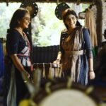 Pragya Nagra Instagram - Some friends we get accidentally and it works, Yamuna @pragyanagra & Haritha @aami_thasnim . . #friendship #love #nadhikalilsundariyamuna #malayalamfilm #malayalamcinema #movie #movieset Kannur