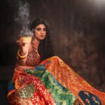 Pragya Nagra Instagram - YOU SLAY✨ What an amazing shoot this one was. Extremely happy doing the makeover for you @pragyanagra. This team is ❤️ Inframe: @pragyanagra Shot by: @en.nizharpadam Styling: @soigne_official_ Makeup: @aura_makeoverartistry Hairdo: @peya_makeoverartistry Makeup assistant: @arulselvi_makeoverartistry Costume: @rajarani_couture Chennai, India