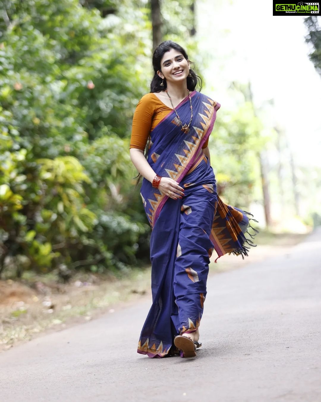 Pragya Nagra Instagram - Thankyou for accepting YAMUNA as your own 🌺 Thankyou for watching our movie in the theatres 💫 ✨️NADIKALIL SUNDARI YAMUNA✨️ PC @santhosh_pattambi1 Thanks for sharing the images @yellow_tooths 💫 @dhyansreenivasan @ajuvarghese @nirmal.palazhi @kalabhavan_shajohn @navas.vallikkunnu @unniraj2019 @rajeshazhikodan @aneeshgopalz @sohan_seenulal @aami_thasnim @vijesh_panathur @unnivellora @faisal_ali_dop @arunmuraleedharan_musical @sankarsharmaofficial @harinarayanan.b.k @manumanjith_s @sajeevchandiroor @sujithmattannur @jayanpoonkulam @prijin_jessy @anildev.k.nadesan @rathin_radhakrishnan @artmaniac_the_punkbro @muralikunnumpurath @vkumar0629 marty.martin_ @ajith_george_ag #NadikalilSundariYamuna #DhyanSreenivasan #AjuVarghese #watermanmurali #waterman #cinematicafilms #vijeshpanathur #unnivellora #vilaskumar #simimurali #Malayalamdramamovie #Malayalamnewmovie #malayalamcinema #malayalamcinema2023 #malayalammovie2023 #dhyannewmovie #sudheesh #bhanumathipayyannur #muralikunnumpurath #AjayMangad #aneeshgopal #nirmalpalazhi #navasvallikkunnunadikalputha Kannur, Kerala