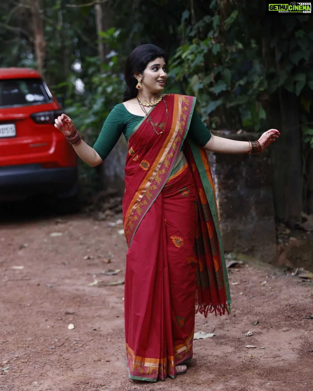 Pragya Nagra Instagram - Thankyou for accepting YAMUNA as your own 🌺 Thankyou for watching our movie in the theatres 💫 ✨️NADIKALIL SUNDARI YAMUNA✨️ PC @santhosh_pattambi1 Thanks for sharing the images @yellow_tooths 💫 @dhyansreenivasan @ajuvarghese @nirmal.palazhi @kalabhavan_shajohn @navas.vallikkunnu @unniraj2019 @rajeshazhikodan @aneeshgopalz @sohan_seenulal @aami_thasnim @vijesh_panathur @unnivellora @faisal_ali_dop @arunmuraleedharan_musical @sankarsharmaofficial @harinarayanan.b.k @manumanjith_s @sajeevchandiroor @sujithmattannur @jayanpoonkulam @prijin_jessy @anildev.k.nadesan @rathin_radhakrishnan @artmaniac_the_punkbro @muralikunnumpurath @vkumar0629 marty.martin_ @ajith_george_ag #NadikalilSundariYamuna #DhyanSreenivasan #AjuVarghese #watermanmurali #waterman #cinematicafilms #vijeshpanathur #unnivellora #vilaskumar #simimurali #Malayalamdramamovie #Malayalamnewmovie #malayalamcinema #malayalamcinema2023 #malayalammovie2023 #dhyannewmovie #sudheesh #bhanumathipayyannur #muralikunnumpurath #AjayMangad #aneeshgopal #nirmalpalazhi #navasvallikkunnunadikalputha Kannur, Kerala