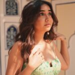 Prajakta Koli Instagram - Ye wali photos use karna Madame Tussauds ke liye inspo. Thenkyaoooo 🫶🏼 … 📷- @roverdiaries_ Wearing @anitadongre Jaipur, Rajasthan