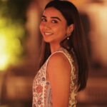 Prajakta Koli Instagram - Last night for @anitadongre ‘s #BeKindReWild ♥️ What a spectacular evening. Thank you @princessdiyakumarifoundation @anitadongre @kartikigonsalves 💜 … Wearing @anitadongre 📷- @roverdiaries_ City Palace, Jaipur
