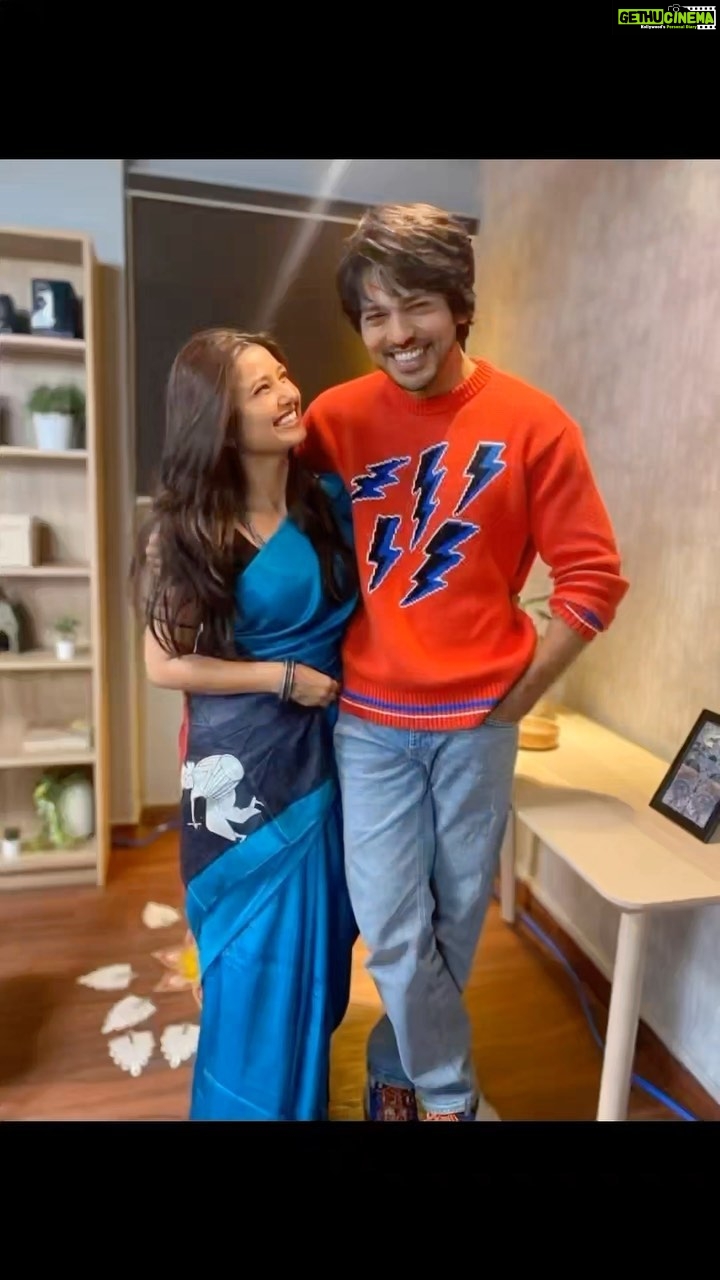 Prajakta Mali - 289.7K Likes - काढायचा का दुसरा भाग ?
जुळून येती रेशीमगाठी (नाम तो सुना होगा)
10 years of #julunyetireshimgathi
Watch us on 18th and 25th Nov on Classics by The Craft
#aditya #meghana #gratitude
#zeemarathi #oldserial