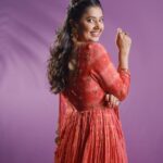 Prajakta Mali Instagram - Believing in the power of magic 💫 . Everything can change upside down in a fraction of second. . #magic #happens #navratree #red #prajakttamali @💥 . Outfit: @bahaaraofficial @pop.potential Jewellery - @aarika_by_chandrika Styled by - @rajasidatar @sheerlychic Assisted by - @_mansikadam13 Hmu - @seemaofficial @mirrormajestymakeupacademy_ Clicked by - @thepolaroid8