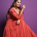 Prajakta Mali Instagram - Remembering the power within. . Soft yet strong 🎯. . #नारीशक्ती . #love #smile #durga #adishakti @♥️ . Outfit: @bahaaraofficial @pop.potential Jewellery - @aarika_by_chandrika Styled by - @rajasidatar @sheerlychic Assisted by - @_mansikadam13 Hmu - @seemaofficial @mirrormajestymakeupacademy_ Clicked by - @thepolaroid8