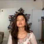 Prajakta Mali Instagram - आणि आज “प्राजक्तराज- पारंपरिक मराठी साज” मध्ये समाविष्ट झालेला दागिना आहे.., “नमस्कार तोडे”. (मोत्याच्या बांगड्या) , Website- www.prajaktaraj.in @prajaktarajsaaj . #सोनसळा #प्राजक्तराज #नमस्कारतोडे #prajakttamali @🌟