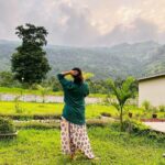 Prajakta Mali Instagram - याज साठी केला होता अट्टाहास… 🥰. . After every film release and film shoot ; Rest at “Kunj” will be a ritual. . #mandatory Coz nature heals you. Gives you peace and contentment 🌟. #muchneeded #prajaktakunj #prajakttamali @🌳🍀🍃