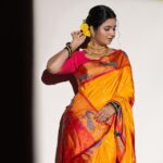 Prajakta Mali Instagram - ना कळे.. कधी कुठे मन वेडे गुंतले… पाहिले न मी तूला…. . #आवडतंगाणं #prajakttamali @♥️ . Jewellery by obviously - @prajaktarajsaaj ♥️♥️♥️ Saree - @pratha_sarees Styled by - @rajasidatar @sheerlychic Assisted by - @sanayaa_vp Hair by - @seemaaofficial Makeup by - @mirrormajestymakeupacademy_ Clicked by - @kalyaam_2.0