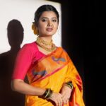 Prajakta Mali Instagram - सगळ्यांना गोपाळकाल्याच्या हार्दिक शुभेच्छा😇. . सर्व गोविंदान्नो, जपून मनोरे रचा. स्वतःची काळजी घ्या. सिर सलामत तो पगड़ी पचास। . #गोपाळकाला #उत्सव #खेळ #आनंद #श्रावण #सणवार #prajakttamali @♥️ . Jewellery by obviously - @prajaktarajsaaj ♥️♥️♥️ Saree - @pratha_sarees Styled by - @rajasidatar @sheerlychic Assisted by - @sanayaa_vp Hair by - @seemaaofficial Makeup by - @mirrormajestymakeupacademy_ Clicked by - @kalyaam_2.0