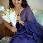 Prajakta Mali Instagram - The vastness of the night sky. The unswerving calm of the high seas. The soft shine of an autumnal day. They come together in our splendid Lonesome Sitara saree. A fine choice for festive jaunts, artiste-entrepreneur @prajakta_official looks gossamery in Suta’s navy blue mul saree with zari accents. Pair the elegant drape with traditional Maharashtrian jewellery from @prajaktarajsaaj to curate a fetching look for Ganpati. #sitarasaree #collabreel #ganpatifestival #festiveseason #festivelook #festivewear #festive #festivejewellery #festivesaree