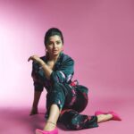 Prajakta Mali Instagram – रोज़ रोज़ आँखों तले…
एक ही सपना चले…
रातभर काजल जले…
आँख में जिस तरह ख़्वाब का दीया जले…।
.
– गुलज़ार….॥♥️
.
#favorite #song #lyrics #guljar #fan #prajakttamali ♥️
.

Outfit – @thepinkpenguinlabel 
Jewellery – @the_jewel_gallery @shopravyaa  Styling – @rajasidatar @sheerlychic 
Assisted by – @sannayah_viiraj 
Makeup – @madhuradeokute 
Hair – @seemaaofficial
Clicked by – @shan_dongre