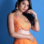 Prajakta Mali Instagram - ओ रंगरेज़ तेरे रंग दरिया में… डूबना है बस तेरा बन के… हाय… नहीं कहना दूजा बन के… - प्रसून जोशी. . #favourite #lyrics #song #colour #love #prajakttamali @🧡 . Outfit - @thepinkpenguinlabel Jewellery - @the_jewel_gallery @shopravyaa Styling - @rajasidatar @sheerlychic Assisted by - @sannayah_viiraj Makeup - @madhuradeokute Hair - @seemaaofficial Clicked by - @shan_dongre