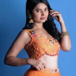 Prajakta Mali Instagram - खरा वाला #candid 🤪. . Last for the road… Can’t #getover .. . #favourite #colour #saree #prajakttamali @🐠 . Saree - @kalkifashion x @mintandmilkpr Jewellery - @@shopravyaa @vblitzcommunications Styled by - @rajasidatar @sheerlychic Assisted by - @sannayah_viiraj Make up - @madhuradeokute Hair - @seemaaofficial Photos - @thepolaroid8