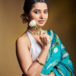 Prajakta Mali Instagram - A proud Indian 🇮🇳. Extremely happy..😇 . Love and light 🌟 . #india #science #isro #happy #pride #भारत #moon #indian #prajakttamali @🌟 . Saree - @kalkifashion x @mintandmilkpr Jewellery - @@shopravyaa @vblitzcommunications Styled by - @rajasidatar @sheerlychic Assisted by - @sannayah_viiraj Make up - @madhuradeokute Hair - @seemaaofficial Photos - @thepolaroid8