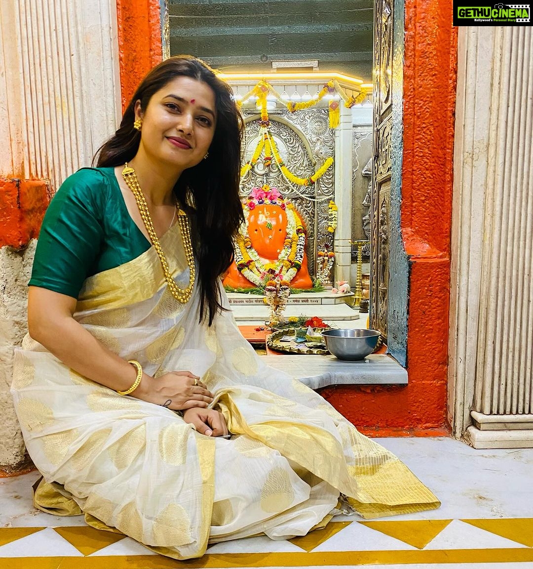 Prajakta Mali - 143.4K Likes - श्री चिंतामणी गणपती - थेऊर.
.
आजची match जिंकू दे रे देवा… 🙏🙏🙏
.
#worldcup2023 #cricket #rohitsena #indianteam #fingurescrossed
.
#prajaktaraj #mohanmal #sonsala #namaskartode #prajakttamali @🌟