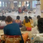 Prajakta Mali Instagram - Can I call myself “गुरूपूजा पंडीत” now.. @bhanu_narasimhan ji? . काल बॅंगलोर आश्रमात Art of living foundation चा -“गुरूपूजा” course पुर्ण केला.. तब्बल २२ देश आणि सबंध भारतातून ६३० जण ह्यात सहभागी झाले होते. . ह्या course ला किती महत्व आहे, हे #AOL कुटुंब समजू शकेल. . Another feather added… @srisriravishankar @artofliving . #गूरूकृपा #गुरूपरंपरा #अध्यात्म #muchneeded #साघक #साधना #तप #prajakttamali @🌟