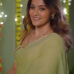Prakruti Mishra Instagram – With Diwali coming on our way ✨, I amped up my look with a hair makeover all by myself💁🏻! and when my friends saw my look their reactions were crazy🤯….check it out!

Ps:- Special thanks to Garnier’s Virtual Try-On Tool for helping me find the perfect shade for myself✅

Hair colour courtesy: @garnierindia
Shade: 5:32 caramel brown 
 #collab #ColorfulReactions #GetReadyWithGarnier