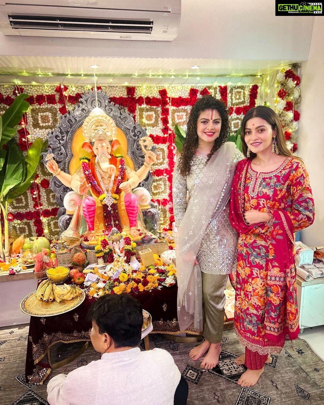 Prakruti Mishra Instagram - Ekadantaya Vakratundaya Gauri Tanayaya Dhimahi 🙏🏻 . . . . Got ready to meet Bappa wearing this stunning red suit and earrings by @labdhbypallavi 💕
