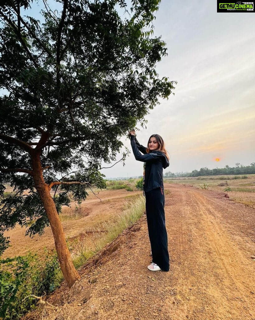 Prakruti Mishra Instagram - Tujhse Dur jaane ka koi iraada toh Na Tha …. Par Rukte bhi kaise Jab tu Humara Na Tha 💌