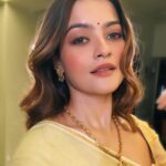 Prakruti Mishra Instagram - Milogey mujhse toh baat bhi karogey , ya bass yunhi dekhte rahogey ? 🤭