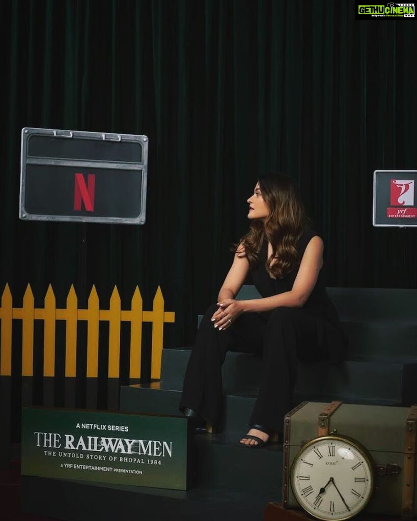 Prakruti Mishra Instagram - At the premiere of “The Railway men” on @netflix_in Produced by @yrf 👏🏼 “Less talk more action “ This is how i would describe my experience after watching “Therailwaymen” which is based on the #bhopalgastragedy . . . Get ready to witness some amazing performances by your favourite stars ✨ @kaykaymenon02 @babil.i.k @actormaddy #therailwaymenonnetflix #yashrajfilms #prakrutimishra PVR ICON: Infiniti Mall