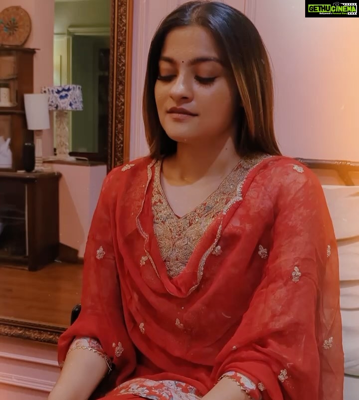 Prakruti Mishra Instagram - Swipe to see Your eco friendly Patakha 💥sing a song for you this Diwali 🪔 . . . . . . Pc @snehaa_pujari Wearing this gorgeous suit from @_twinkle_boutique_ ♥️