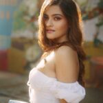 Prakruti Mishra Instagram – Dekh toh yaanha re 🌻✨🌝
.
.
.
.
.
📸 @raymudafare 🥂
MUA @nancypamnanimua 
@makeupandhairbydisha Mumbai, Maharashtra