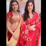 Pranitha Subhash Instagram - A beautiful evening of Navarathri puja #KalyanNavrathri . Met some of my lovely Co stars, Ajay sir , Dileep sir , sonakshi ✨