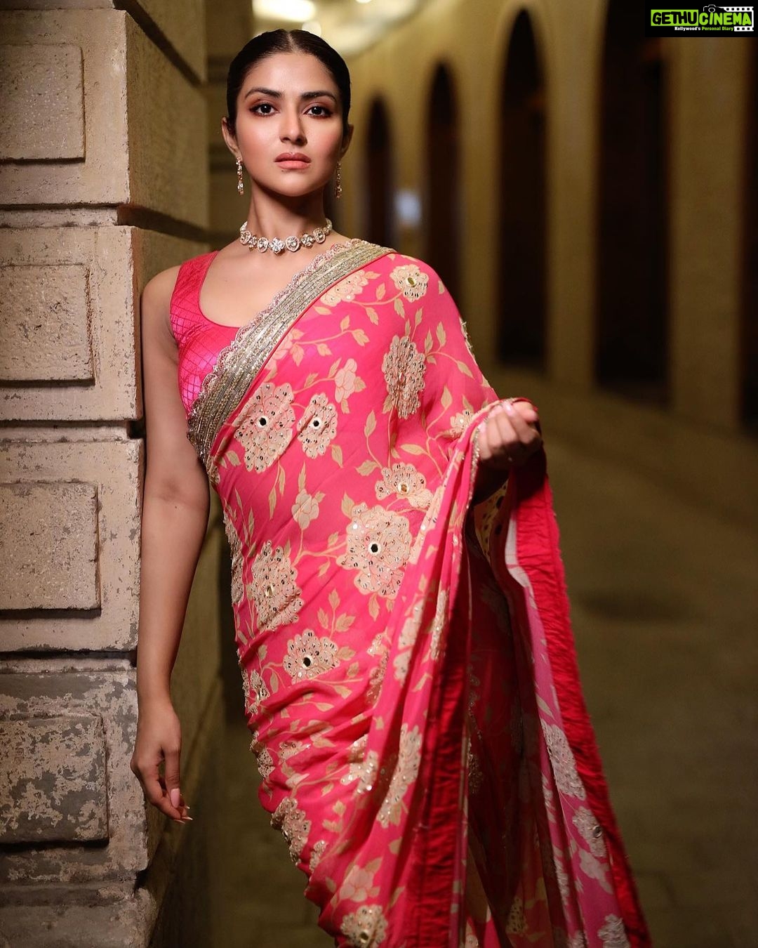 Pranutan Bahl Instagram - szn ๐ชโฅ๏ธ Saree- @paulmiandharsh @viralmantra Jewellery- @aquamarine_jewellery Photography- @swapnilnayak these are raw and youโre just amazing โ๏ธ Hair- @shyamchawan Make up- me ๐๐
