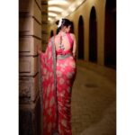 Pranutan Bahl Instagram - szn 🪔♥️ Saree- @paulmiandharsh @viralmantra Jewellery- @aquamarine_jewellery Photography- @swapnilnayak these are raw and you’re just amazing ☀️ Hair- @shyamchawan Make up- me 😎😝