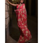 Pranutan Bahl Instagram - szn 🪔♥️ Saree- @paulmiandharsh @viralmantra Jewellery- @aquamarine_jewellery Photography- @swapnilnayak these are raw and you’re just amazing ☀️ Hair- @shyamchawan Make up- me 😎😝