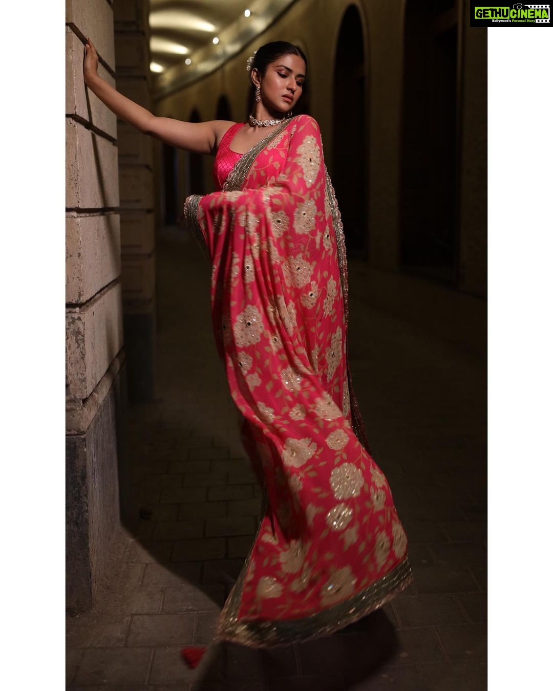 Pranutan Bahl Instagram - szn ๐ชโฅ๏ธ Saree- @paulmiandharsh @viralmantra Jewellery- @aquamarine_jewellery Photography- @swapnilnayak these are raw and youโre just amazing โ๏ธ Hair- @shyamchawan Make up- me ๐๐