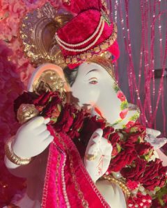Prarthana Behere Instagram - 🌸 Bappa 🌸 
#mazabappa #ganpatibappamorya #happiness #lifeisbeautiful #happyme #prarthanabehere

Jewellery: @malabargoldanddiamonds