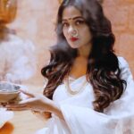 Prarthana Behere Instagram - 🤍♾️… . Makeup By:- @mua_prachisabale Jewellery By:- @jizajewellerystudio Photography:- @gauravk6677 Sari @shilpjeet_fashion_studio Blouse @zartaricouture Location @sumbaran_mystic Shoot organised by @jizajewellerystudio #newphotoshoot #newme #somethingforthefirsttime #saree #sareeshoot #whitesaree #marathimulgi #prarthanabehere