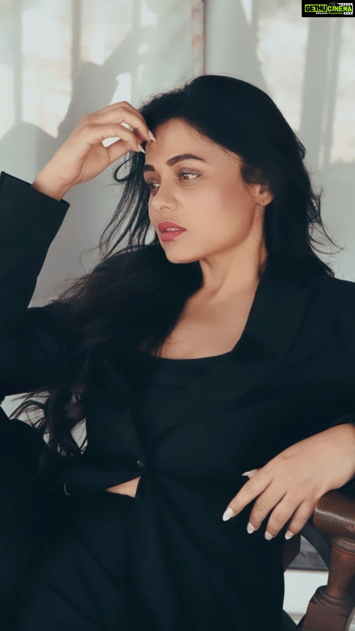 Prarthana Behere Instagram - 🖤🤍🖤🤍🖤 . @sarrikaaaaaa @ishansupriyamilind @sakshi_stylist
