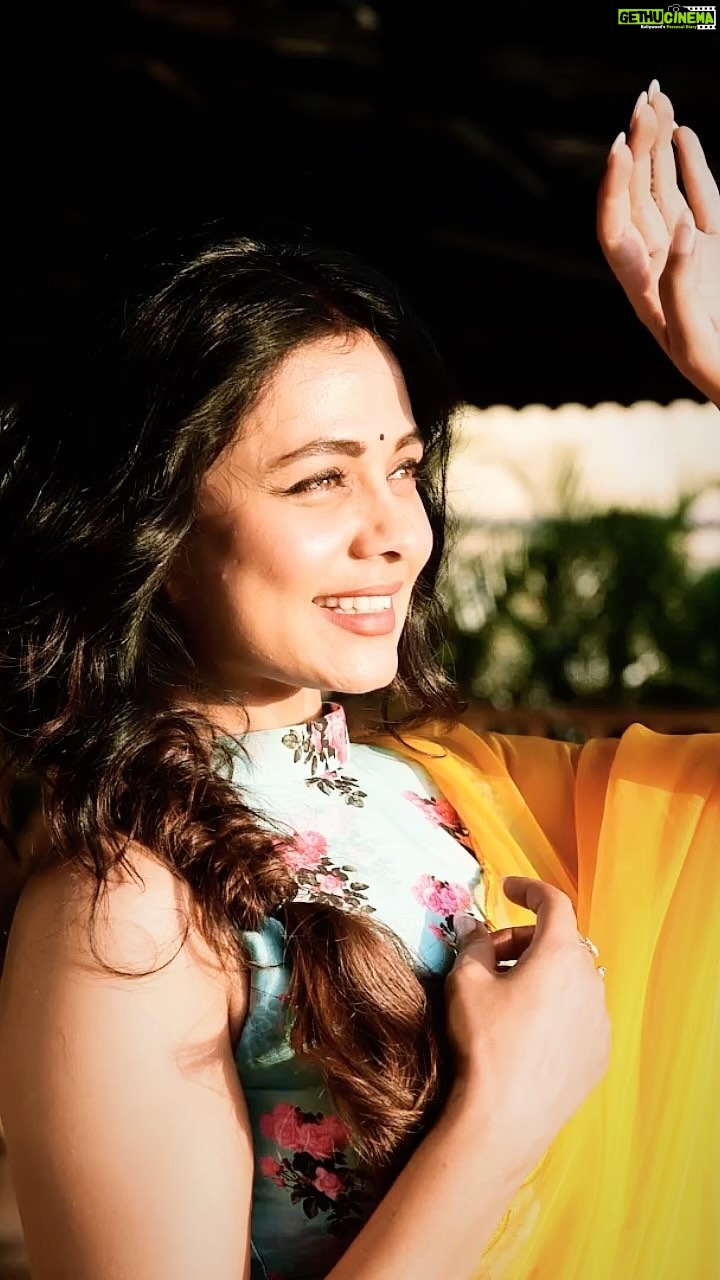 Prarthana Behere Instagram - 💛🌻🌻🌻🌻🌻 . @sarrikaaaaaa @ishansupriyamilind @sakshi_stylist