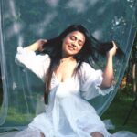 Prarthana Behere Instagram - 🤍🤍🤍🤍🤍 new me . @ishansupriyamilind @sakshi_stylist @sarrikaaaaaa