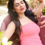 Prarthana Behere Instagram - Sunday vibes 💕🌸 . @sarrikaaaaaa @ishansupriyamilind @sakshi_stylist #sundayvibes #happiness💕 #lifeisbeautiful #happyme #prarthanabehere #photoshoot #newme