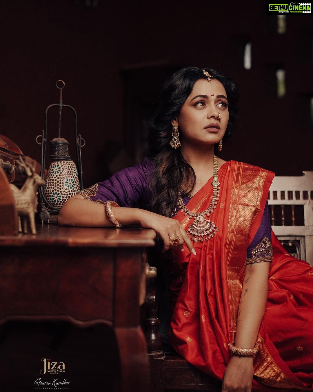 Prarthana Behere Instagram - ❤️ . Makeup By:- @mua_prachisabale Jewellery By:- @jizajewellerystudio Video @pscreativefactory Photographer:- @gauravk6677 Outfit @zartaricouture Location @sumbaran_mystic Shoot organised by @jizajewellerystudio
