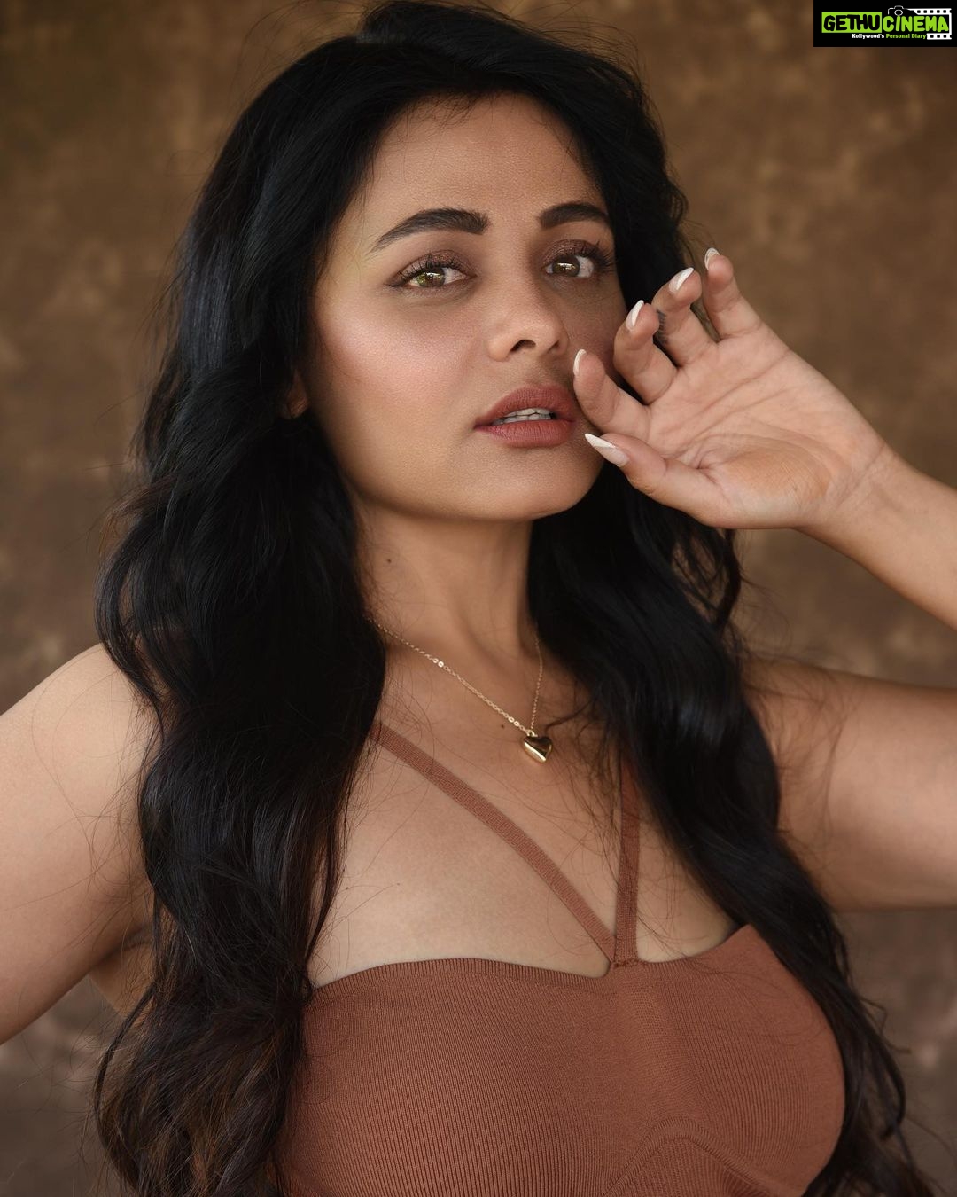 Prarthana Behere Instagram - Her eyes sparkle because she sees magic everywhere…. . @sarrikaaaaaa @ishansupriyamilind @sakshi_stylist