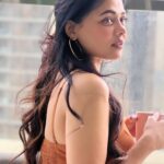Prarthana Behere Instagram - Jollity….. 💕 @gayatri.vanshil @komal__thanki . #happylife #lifeisbeautiful #💕♾