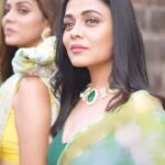 Prarthana Behere Instagram – We नारी .. 6th look 
Green : Green is the prime color of the world, and that from which its loveliness arises.
Saree 1 – WNG 1k 
A tie-dye green  saree with a touch of tradition in its golden border, ensuring you dance through the festivities in style.
Saree 2 – WNG 1l
a stunning olive green saree adorned with ochre yellow floral prints, intricate gota patti border, and dazzling studs for a touch of elegance.
SAREES ARE EXCLUSIVELY AVAILABLE IN KASAB STORE ,THANE from DUSHERA 😇🙏🏻💜 
Special thanks to the team: 
Manager: @sakshi_stylist 
Shoot managed and designed 
By : @jizajewellerystudio 🙏🏻
Mua @mua_prachisabale 😘
Jewellery @jizajewellerystudio 😍
Captured by @gauravk6677 @akshaykumbhar_photography❤️
Draping by @nilam_art1687 🤩
location @bambooandbricksresort 😇
#prarthanabehere #pallavibhide #weनारि #wenaari #wenaarisaree #benaariwenaari #benaari #happiness💕 #newbrand #sareebrand #sareecollection #oursareestory #sareelove #sareelover #saree #wethewomen #sareestyle #bappamorya🙏