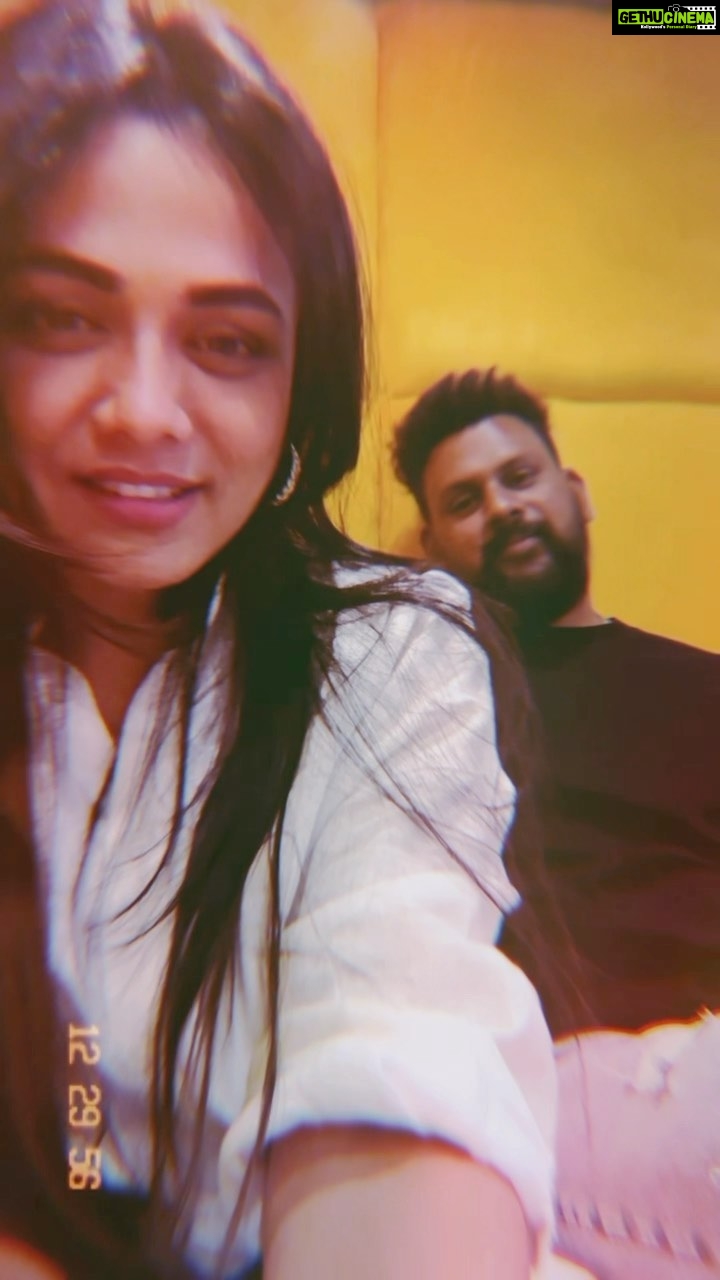 Prarthana Behere Instagram - Life is a boomerang 🪃 Abhi … this Video was not …😂🤦🏻♀️😂 @abhishekjawkar (🤣🤣🤣🤦🏻♀️🙌🏻) #sundayfunday #sundaylove #lifeisbeautiful
