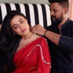 Prarthana Behere Instagram - This Gudi Padwa @abhishekjawkar surprised me by gifting me my most prized posession and a symbol of our LOVE a Diamond Studded Mangalsutra from @orrajewellery’s New Gudi Padwa Mangalsutra Collection which will be available at all ORRA stores. You can get up to 25% discount* on diamond jewellery collection & can also avail 0% interest* EMI facility during Anniversary Sale starting from 17th March 2023. Do visit your nearest ORRA stores. Comment below and tell us what you think about my Padwa Look and tag your Partner below, 3 Lucky winners who tag their partners and tell us who you want to gift this collection can win exciting prizes*. Wishing You all a Very Happy Gudi Padwa from Me and My Family!! *TnC Applied! #ORRAJewelery #GudiPadwa #AnniversarySale #ORRA #DiamondDestination #FineJewellery #Mangalsutra #Earings #Necklace #Rings #DiamondJewlery #DiamondSale #DiamondandGold #GiftingJewelry #coupleGoals #ADiamondDestination