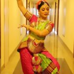 Prarthana Behere Instagram - After 15 years 💕…. Thank you for alll the love , good words and appreciation 🙏🏻😇 . #bharathikannamma #firstlove #dance #gratitude #alwaysandforever #pssion #happiness #peace #love #happyme #lifeisbeautiful Thank you @_mayur_vaidya_ @nairtamanna for choosing me and Thanks for helping me accomplish my goal. Love you 😘
