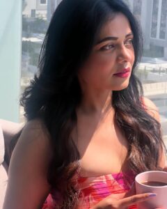 Prarthana Behere Instagram - Wrap me in your rays by love and sunshine…. 🌞💕♾

.
#happiness #sunkised #love #life #lifeisbeautiful #happyme #💕♾