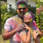 Prarthana Behere Instagram - Colour of love … 💜 Happy Holi everyone Pic by - @meshreysawant #happyholi #lifeisbeautiful #happiness #happyme #happyus