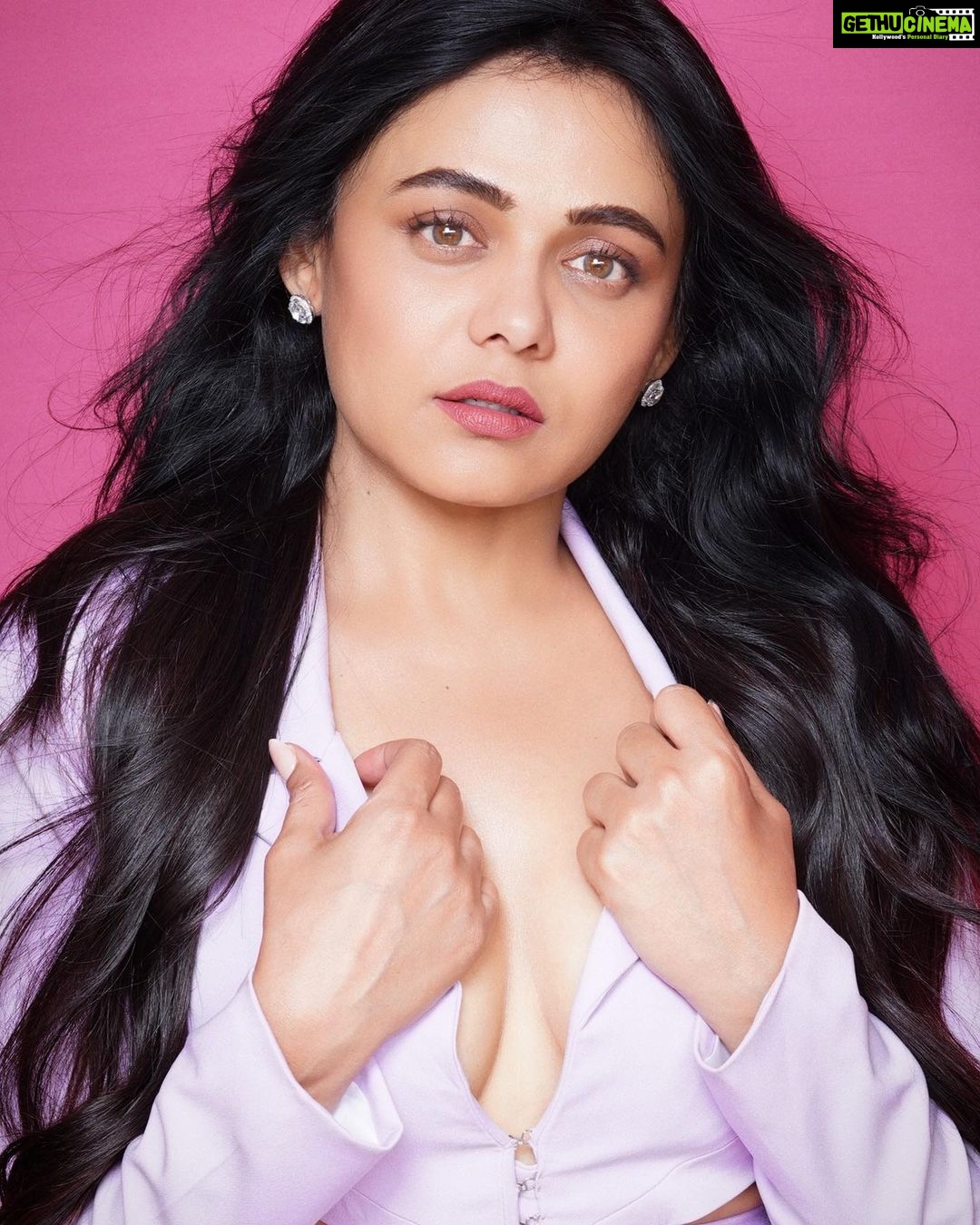 Prarthana Behere Instagram - New me π β€οΈ πΈ @munnasphotography π @styledbyshakti π @shinejanarthanan πββοΈ @ishansupriyamilind π @sakshi_salvi Outfit- @theabitiofficial Earrings- @hybajewels #lifeisbeautiful #newme #newyear #newlook #newphotoshoot #happiness #happymeπ #πβΎοΈ