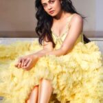 Prarthana Behere Instagram - 💛♾️… new me . ❤️ 📸 @munnasphotography 👗 @styledbyshakti Outfit- @fairytale.dresses 💄 @shinejanarthanan 💇‍♀️ @ishansupriyamilind 📖 @sakshi_salvi #lifeisbeautiful #newme #newyear #newlook #newphotoshoot #happiness #happyme💜 #💕♾️